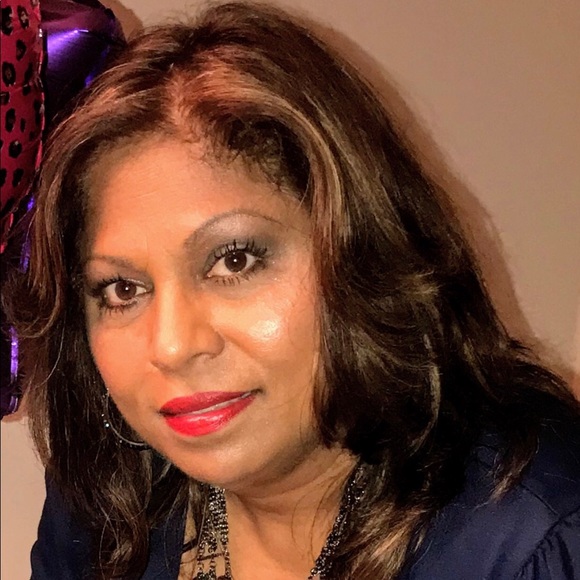 Meet your Posher, Christine - Picture 1 of 1